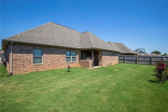Foto del edificio - 3103 SW Silverbark Rd