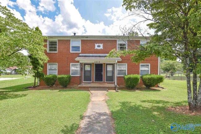 Foto del edificio - 1512 Oakwood Ave NE