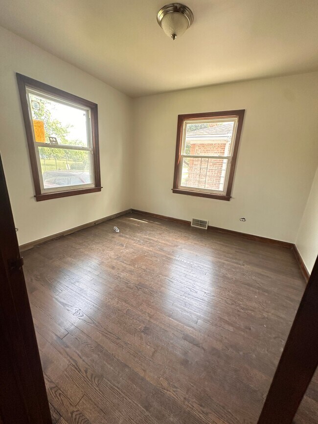 Foto del edificio - 13708 S Wentworth Ave