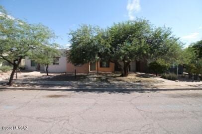 Building Photo - 8838 E Arbor St