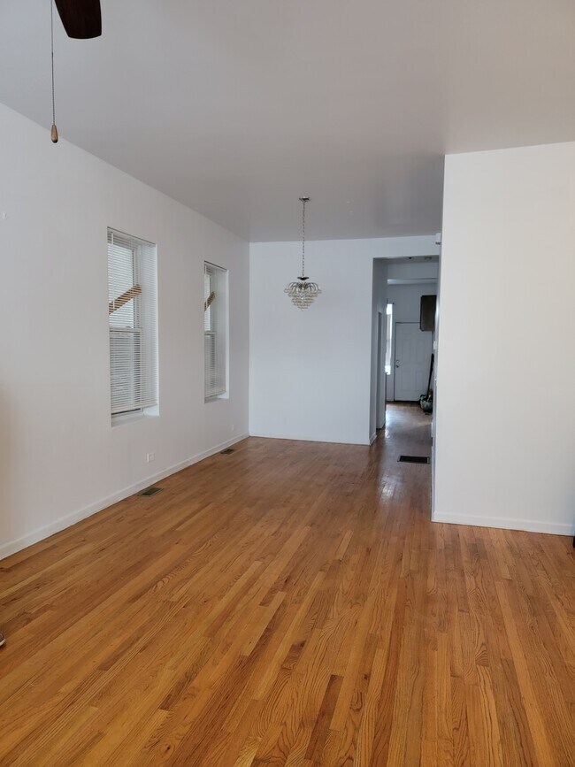 Building Photo - 1802 S Saint Louis Ave