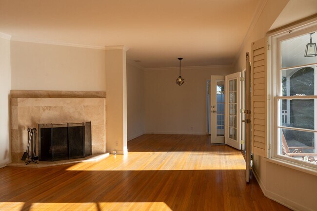 Building Photo - Classic View Park Rental