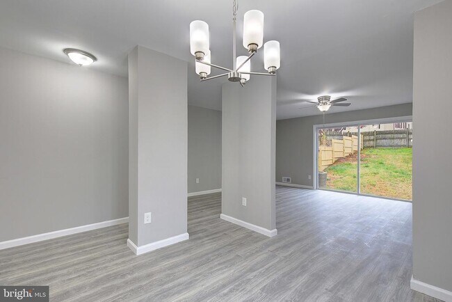 Foto del edificio - 178 Daimler Dr