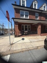 Building Photo - 1132 Mahantongo St