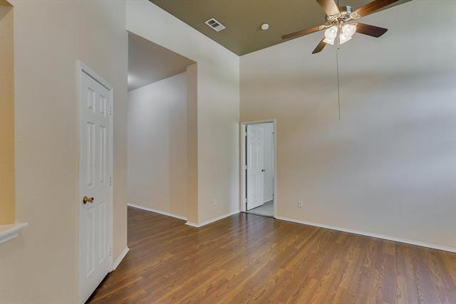Foto del edificio - 1311 Maple Terrace Dr