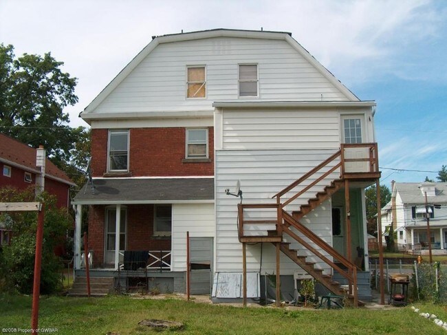 Building Photo - 60-62 Grant St S