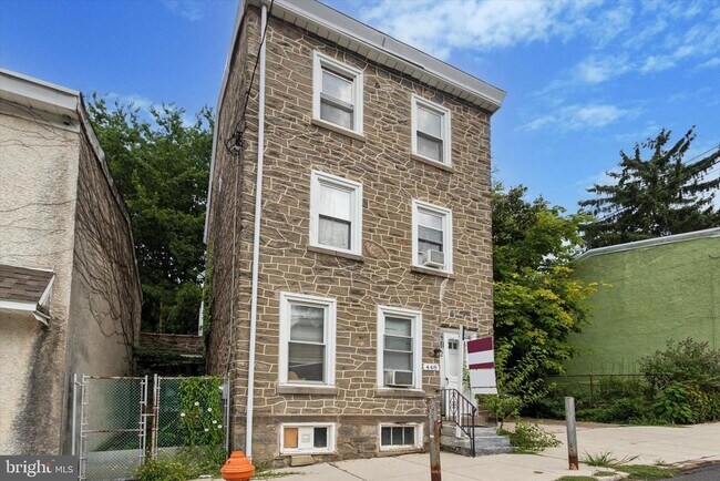 Foto del edificio - 448 Krams Ave