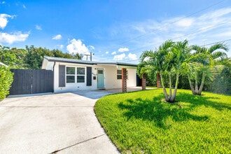 Building Photo - 411 Summa St