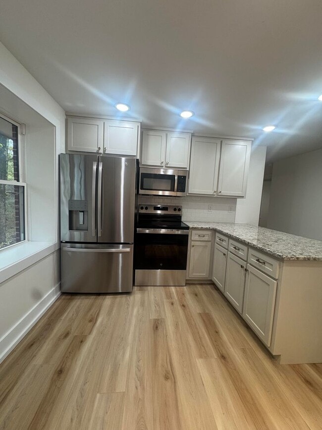 Building Photo - 2113 W Madison Ave