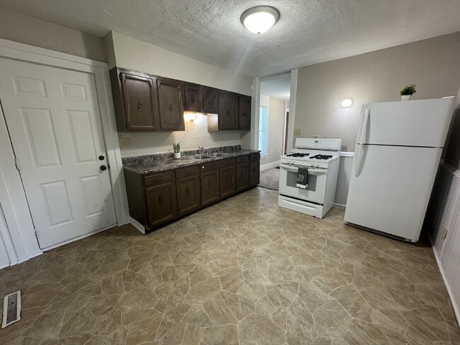 Foto del edificio - 201 Eastman Ave