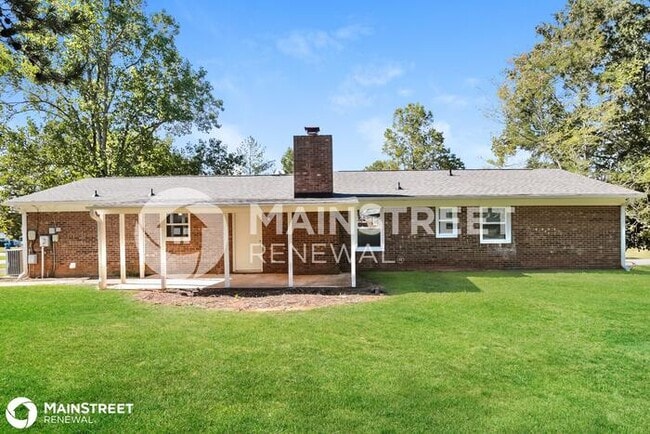 Building Photo - 310 ROLLING HILLS LN, MOCKSVILLE, NC 27028