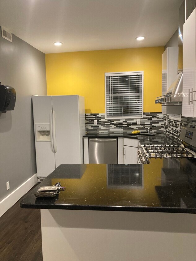 Foto principal - 630 Bennington St