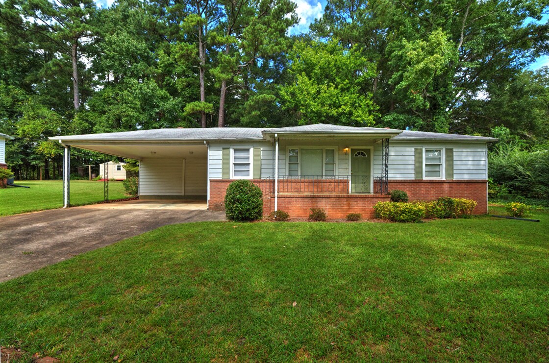 1096 Cliff Dr SW, Mableton, GA 30126 House Rental in Mableton, GA