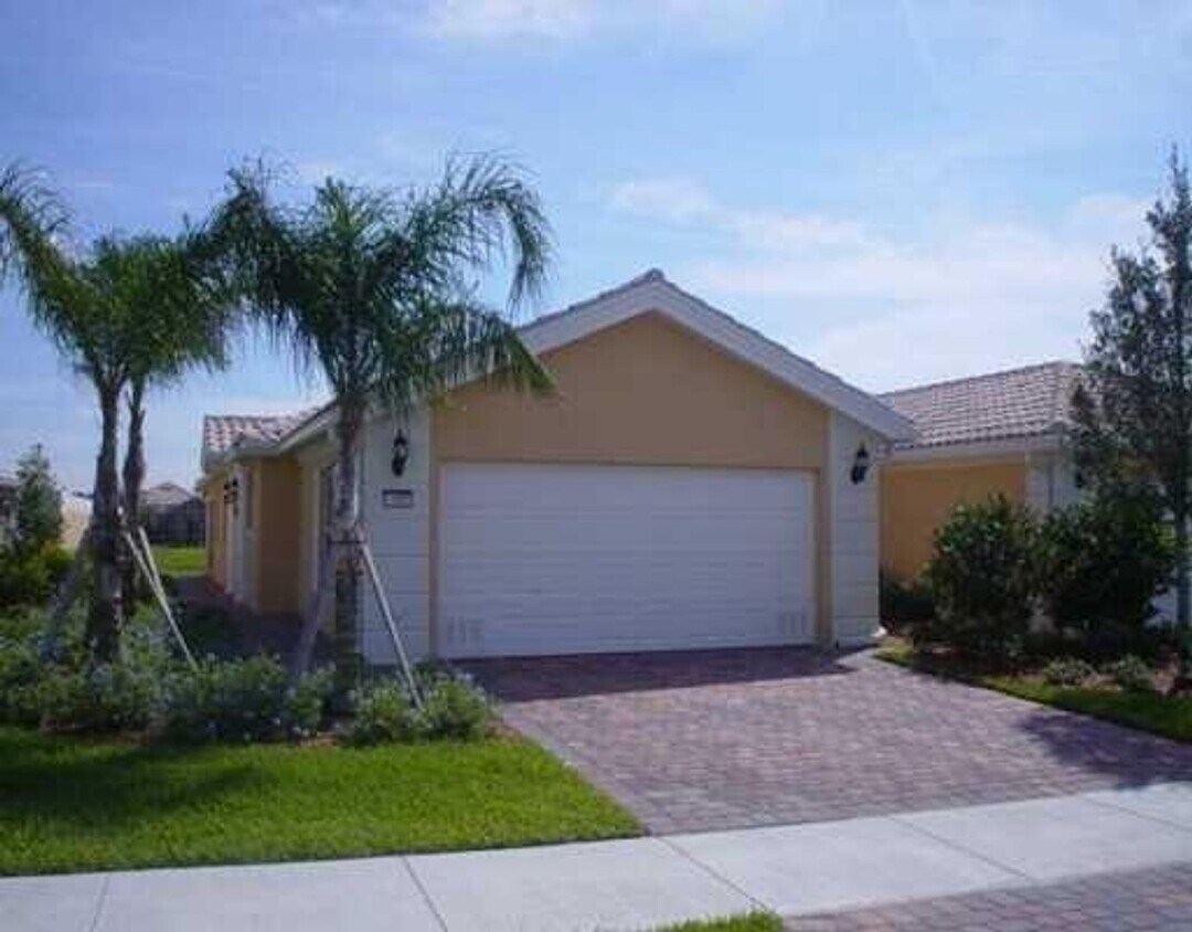 Photo - 11824 Delfina Lane