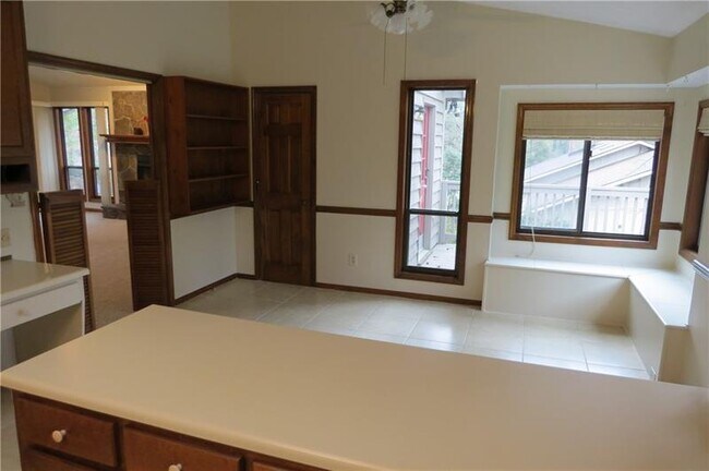 Building Photo - 3701 Frey Lake Rd NW
