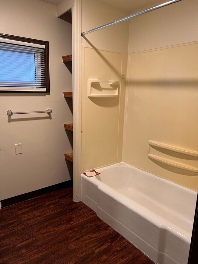 Foto del edificio - 123 E Broadway Ave