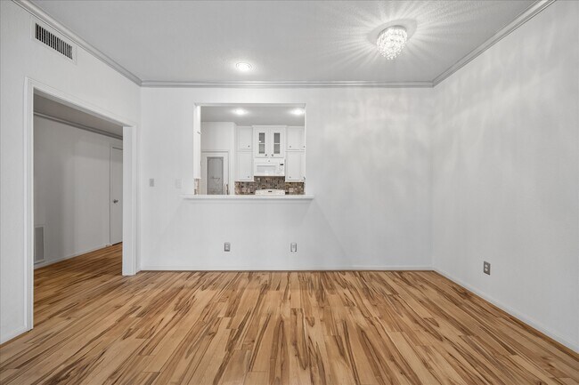 Foto del edificio - 2475 Underwood St