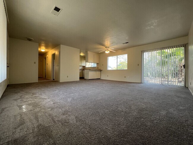 Building Photo - 2 Bedroom 2 Bath Home in 55+ Community in ...