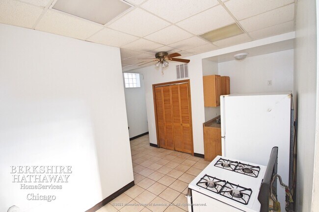 Building Photo - 1807 S Carpenter St