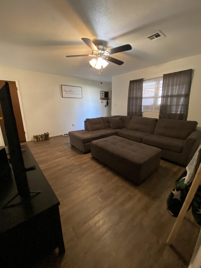 Foto del edificio - 969 Barkley Cir