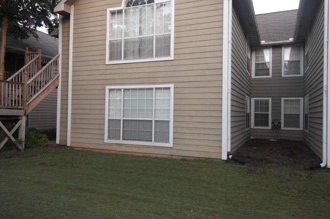 Building Photo - 200 Waters Edge Ln