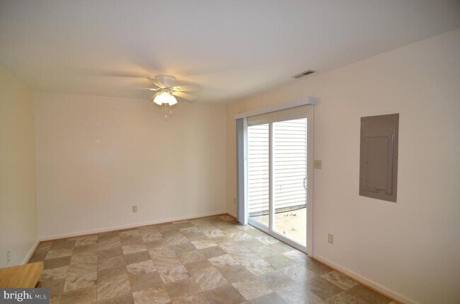 Foto del edificio - 22093 Spring Valley Dr