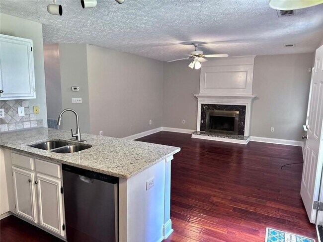 Foto del edificio - 1035 Arborhill Ln