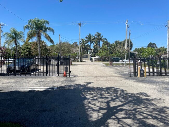 Building Photo - 4500 N Flagler Dr