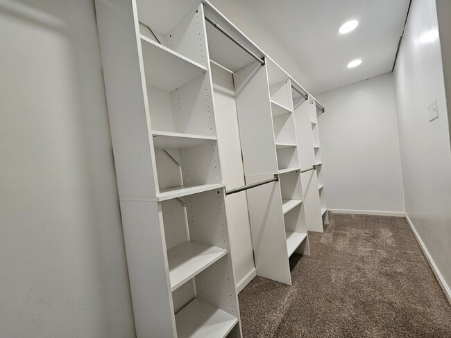 Building Photo - 75 S Madison Dr