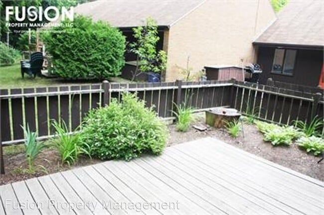 Building Photo - 3 br, 1 bath House - 8 Cedar Glen North - 1