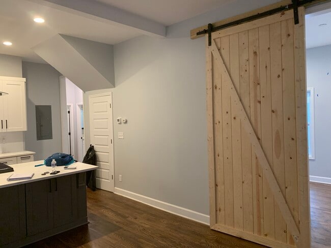 Foto del edificio - 184 Laurel Ave SW