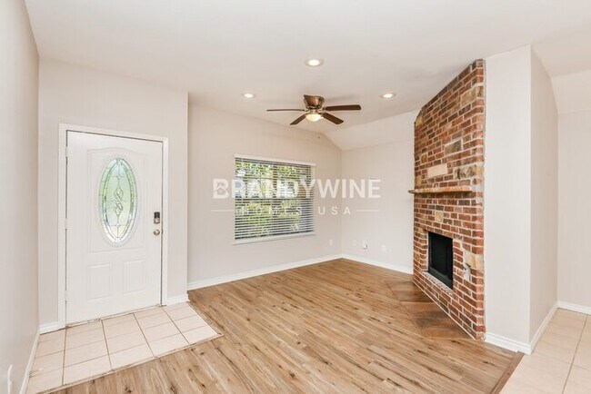 Foto del edificio - 5933 Houghton Ave