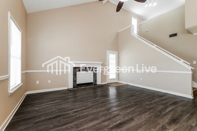 Building Photo - 10 Brandy Ct