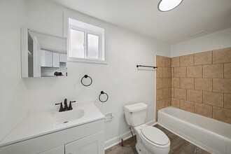 Building Photo - 1434 E Orman Ave