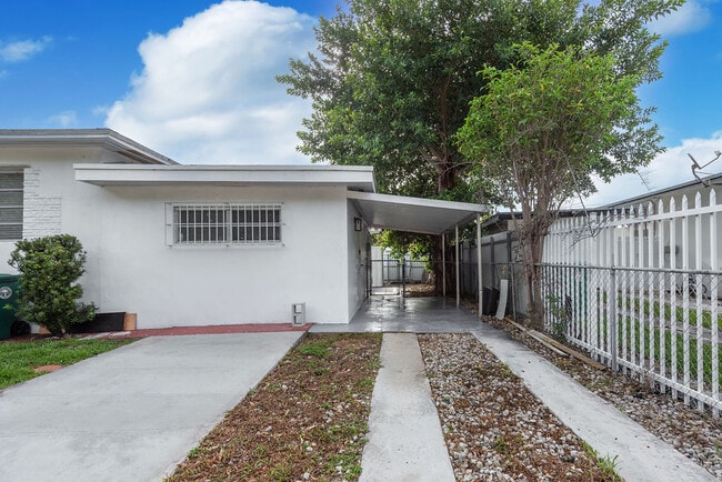 Photo - 321 NW 21st Ave (Miami, FL) House