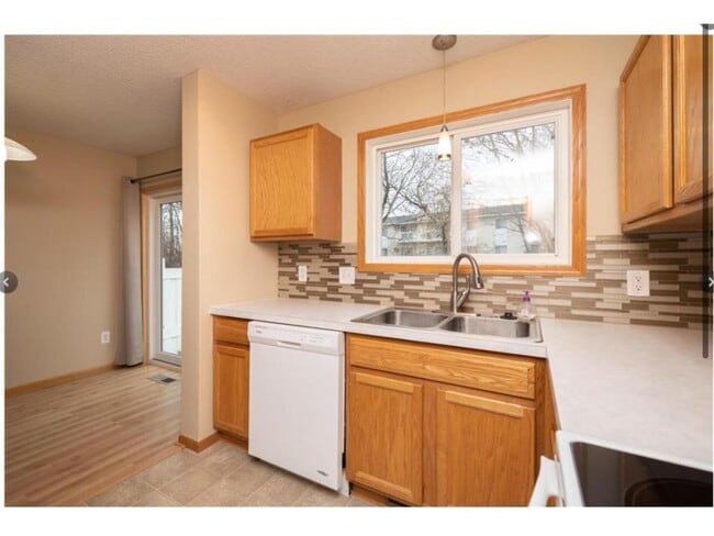 Foto del edificio - 16331 Timber Crest Dr SE