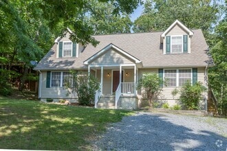Building Photo - 341 Quail Ct