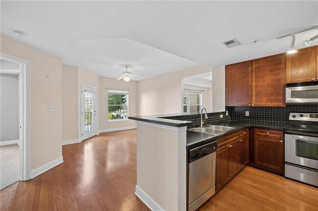 Building Photo - 230 E Ponce de Leon Ave