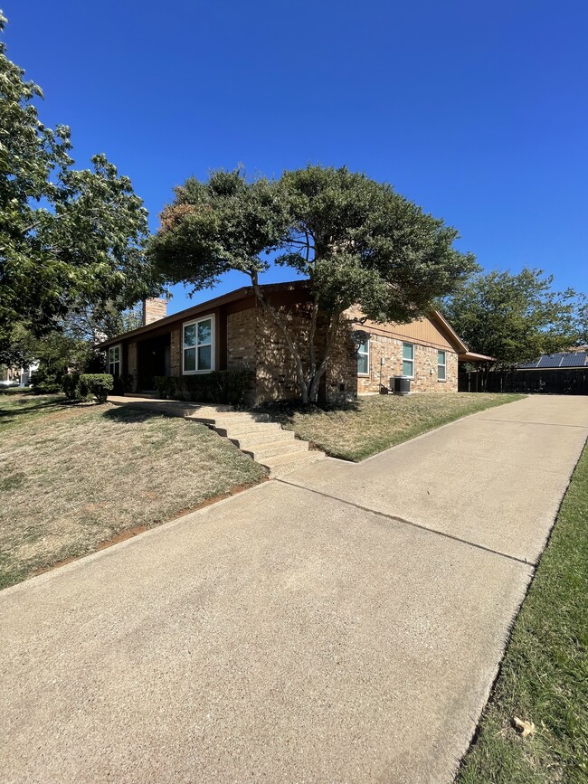 Foto del edificio - 7036 Crosstimbers Ln