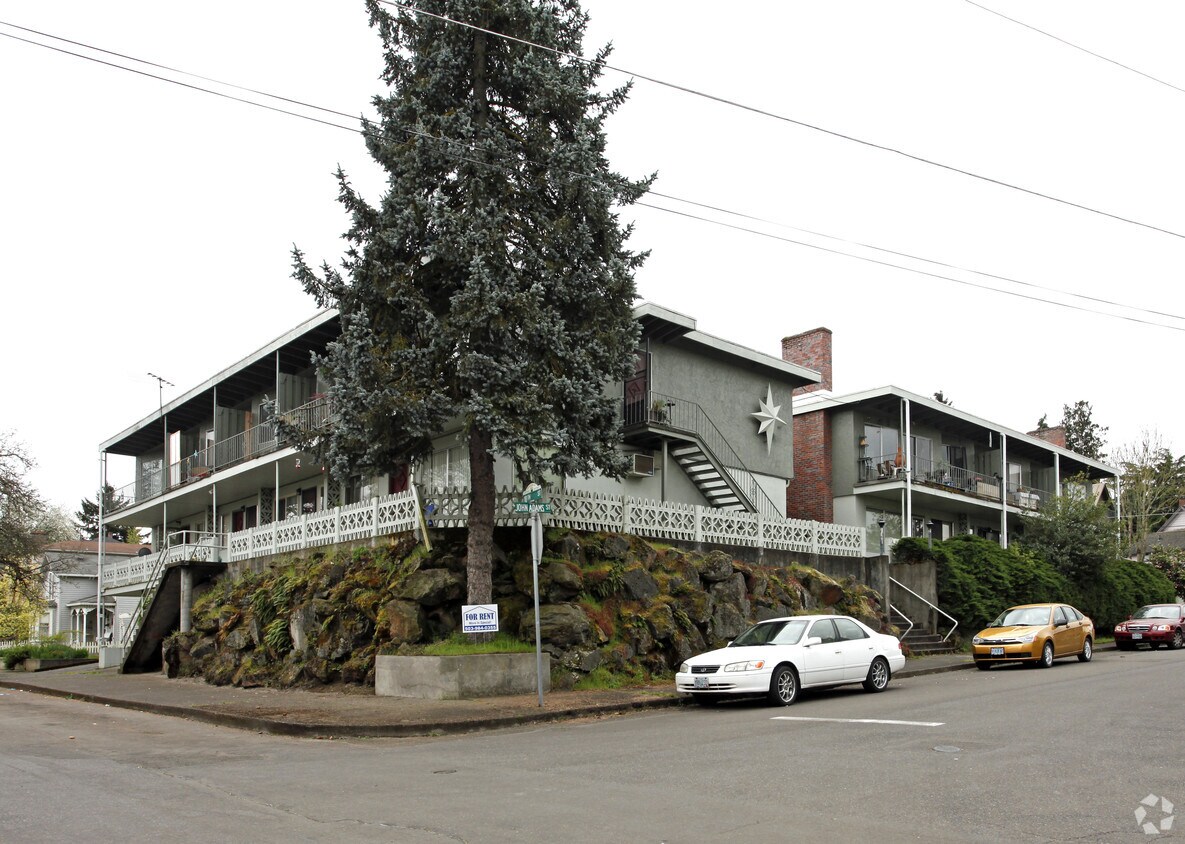 Funny Merrill Apartments Oregon City, OR