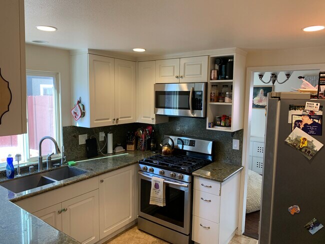 Building Photo - 1609 Amador Ln