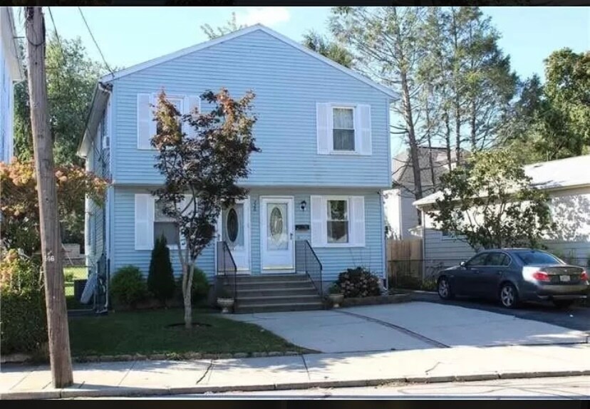 726 Admiral St Unit A, Providence, RI 02908 Apartments in Providence