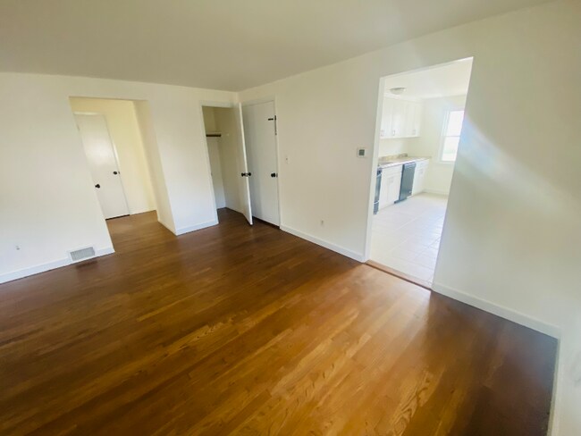 Foto del edificio - 35 Harding Ave