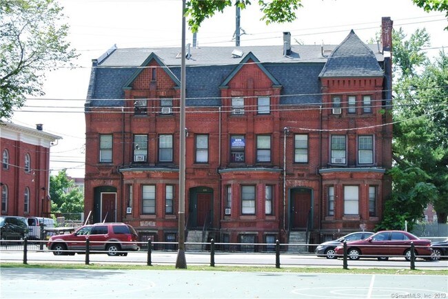 Building Photo - 534 E Washington Ave
