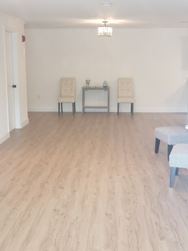 Building Photo - 59 Cluff Rd