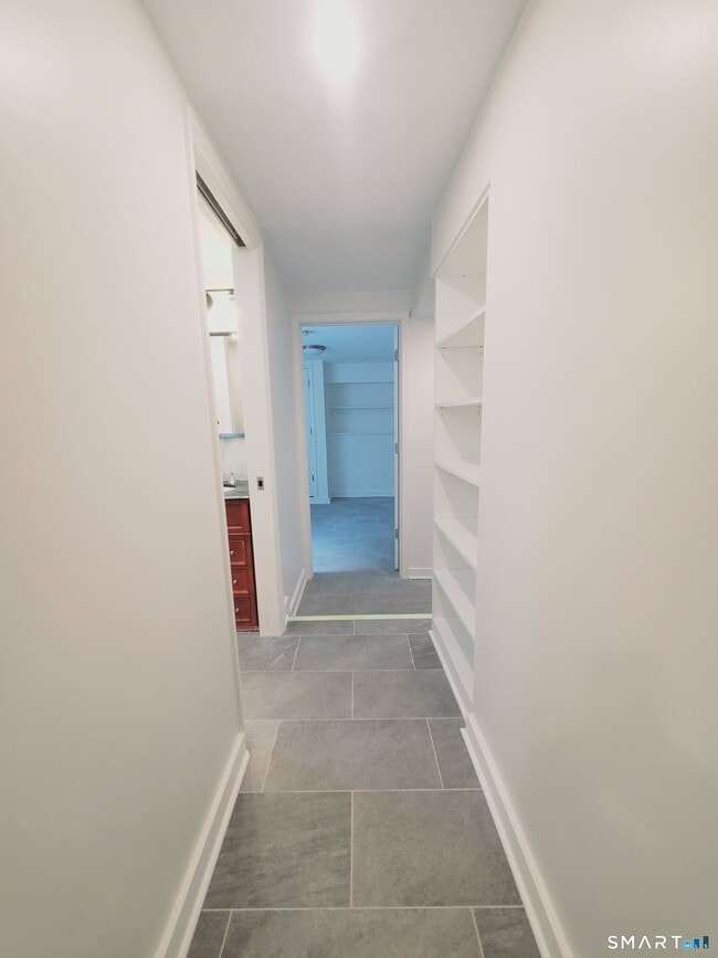 Building Photo - 47 Lindale St