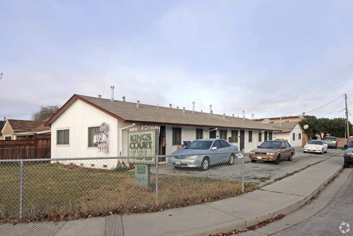 Primary Photo - King's Court Apartment