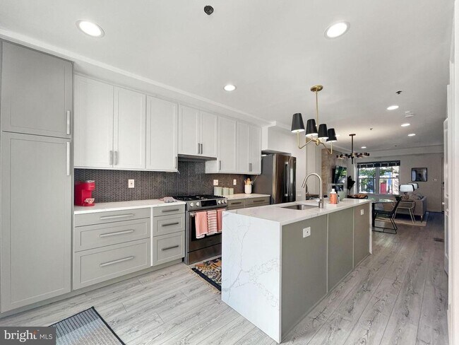 Foto del edificio - 32 Hanover Pl NW