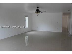 Building Photo - 500 NW 43rd Ct
