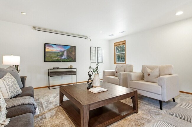 Foto del edificio - Beautiful Renovated Home in Excellent School District, Sammamish!